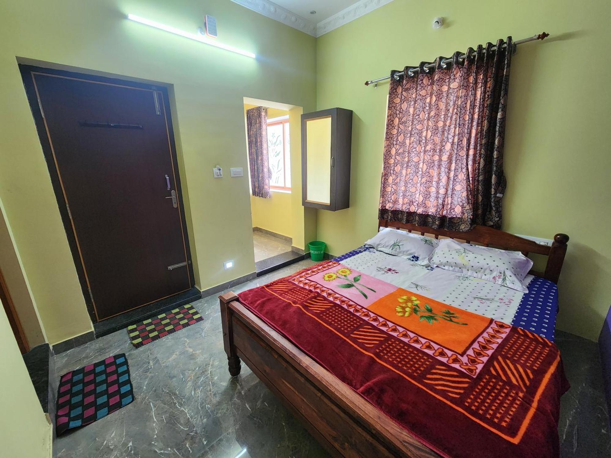 Krishnabhavan Resorts Йеркауд Екстериор снимка