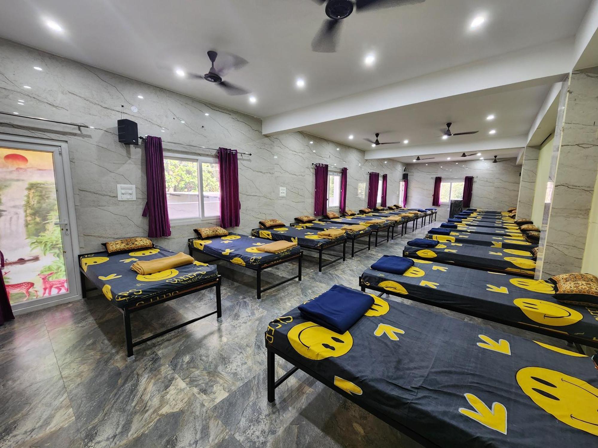 Krishnabhavan Resorts Йеркауд Екстериор снимка