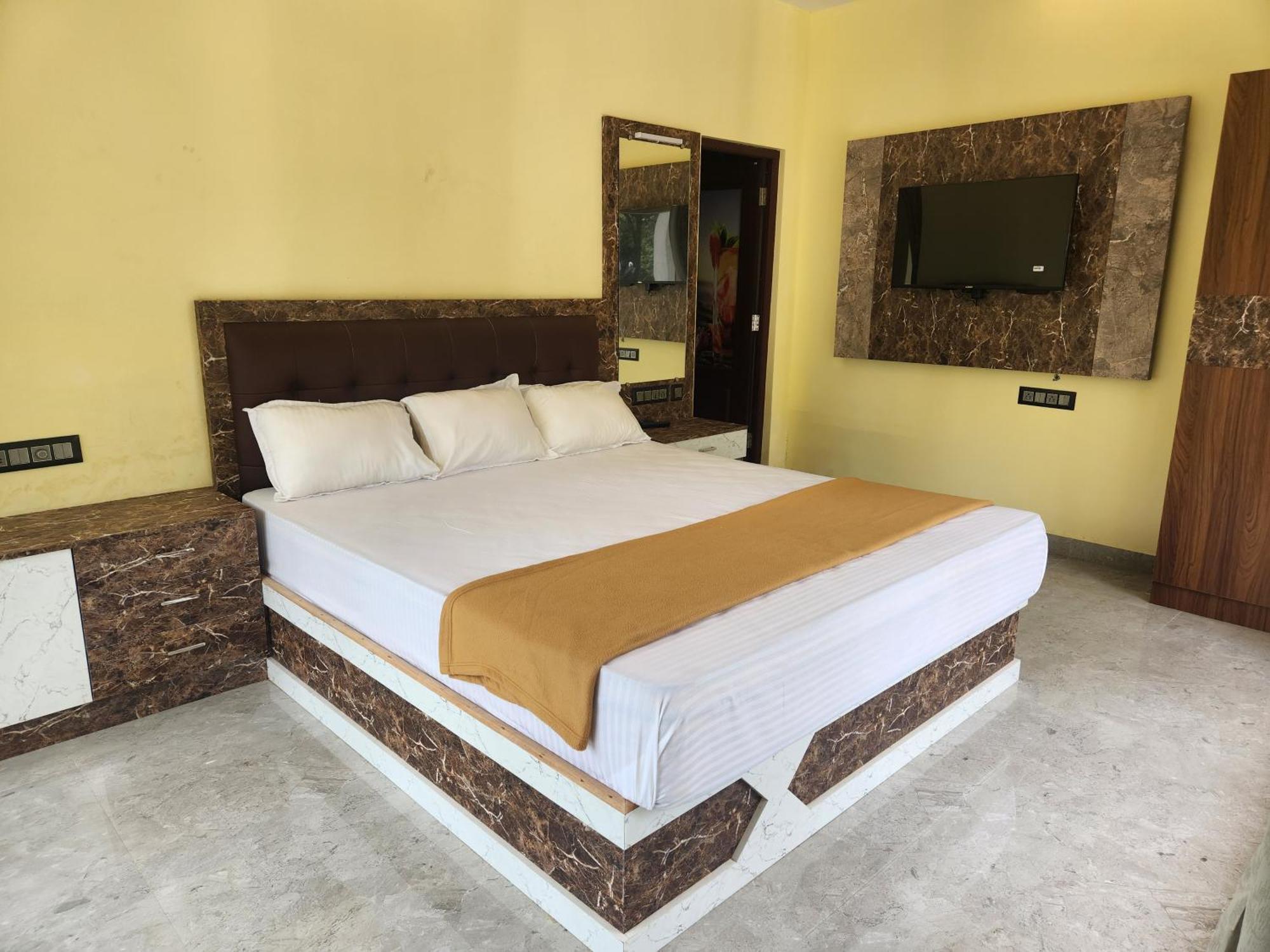 Krishnabhavan Resorts Йеркауд Екстериор снимка